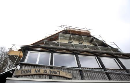 SLIVNICA OBNOVA STREHE 05 FOTO LJUBO VUKELIČ